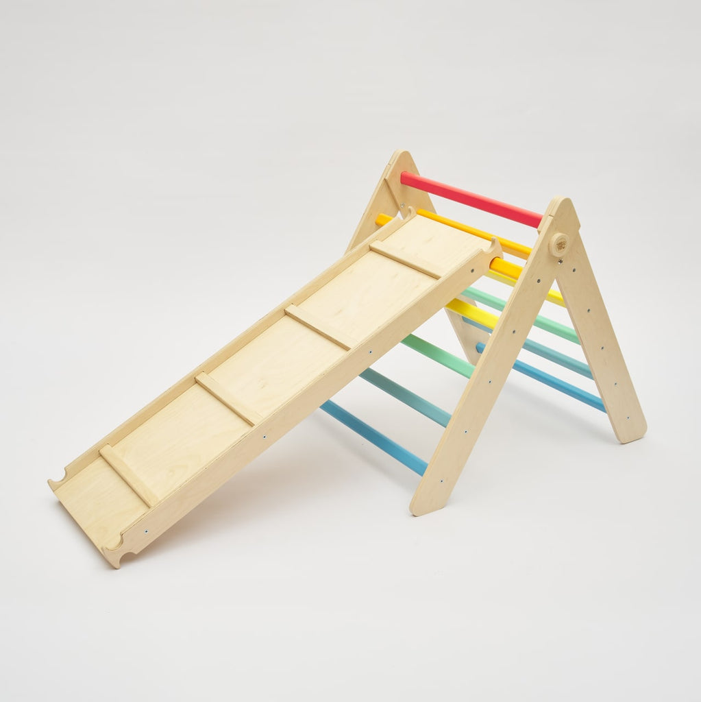 Ensemble - Triangle de motricité Pikler et la planche à double face - couleur arc-en-ciel - Busy-kids.fr