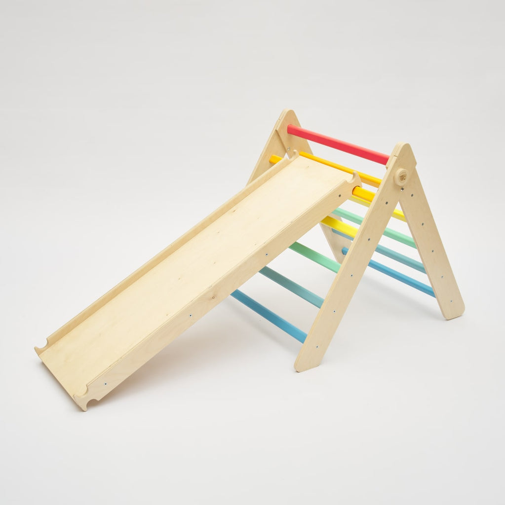 Ensemble - Triangle de motricité Pikler et la planche à double face - couleur arc-en-ciel - Busy-kids.fr